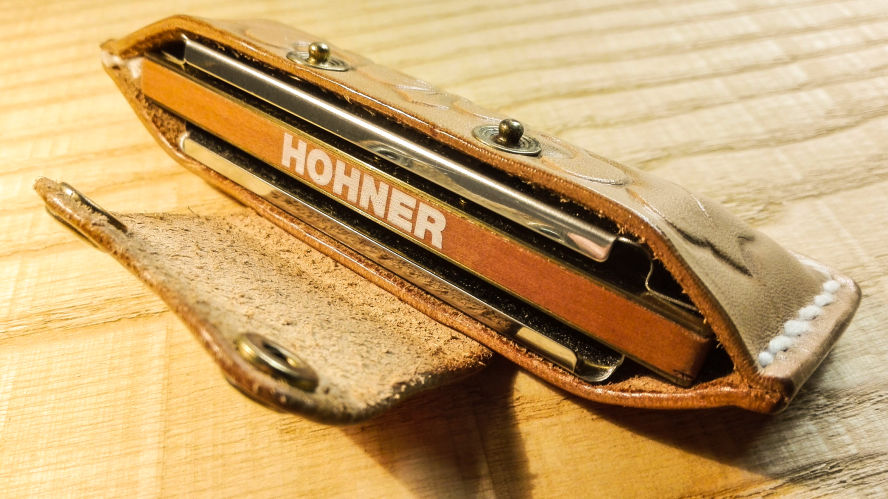 Genuine leather custom harmonica cases from Italy